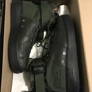 Nike Shoes - Nike SF Airforce Mid 7.5 Nike Shoes - Nike SF Airforce Mid 7.5